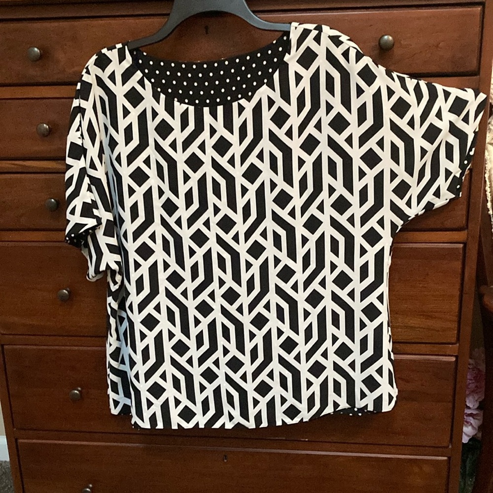 Chico’s reversible top, white with black graphic or black with white pol…